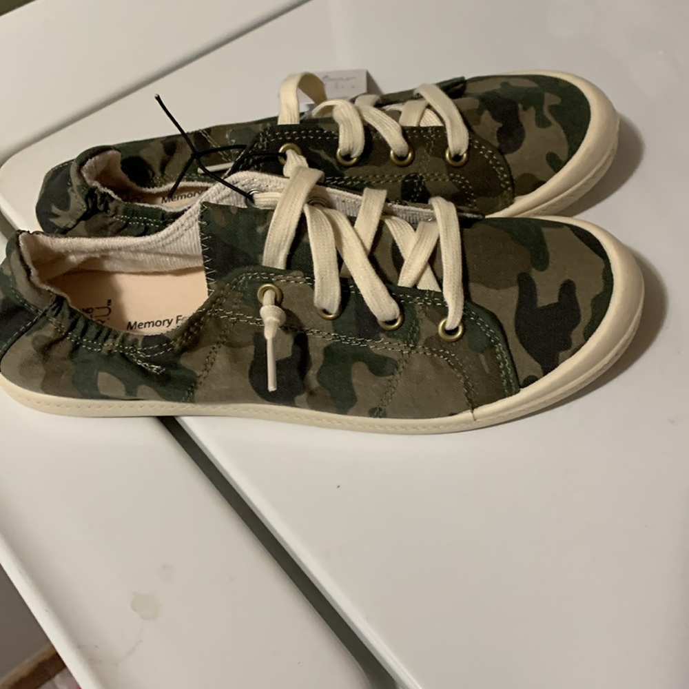 NWT Time and Tru Camouflage sneakers women’s - Picture 4 of 5